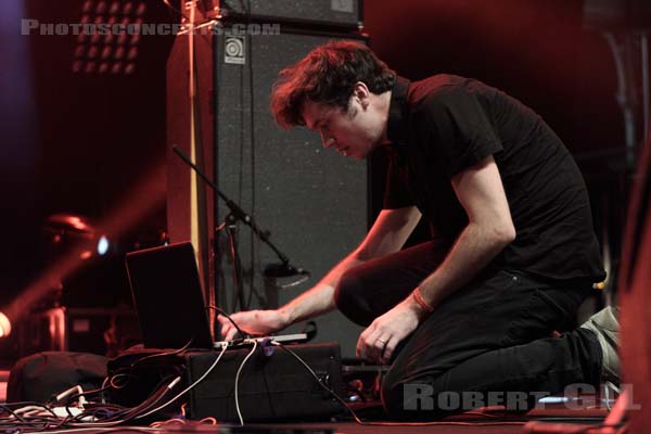 WASHED OUT - 2011-10-28 - PARIS - Espace Charlie Parker - Grande Halle - 